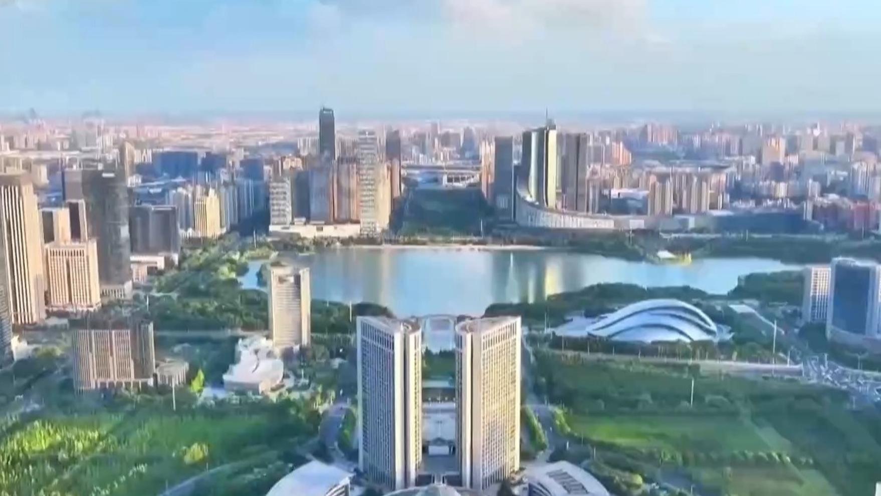 提出“建设有中国特色的社会主义”(伟大征程)