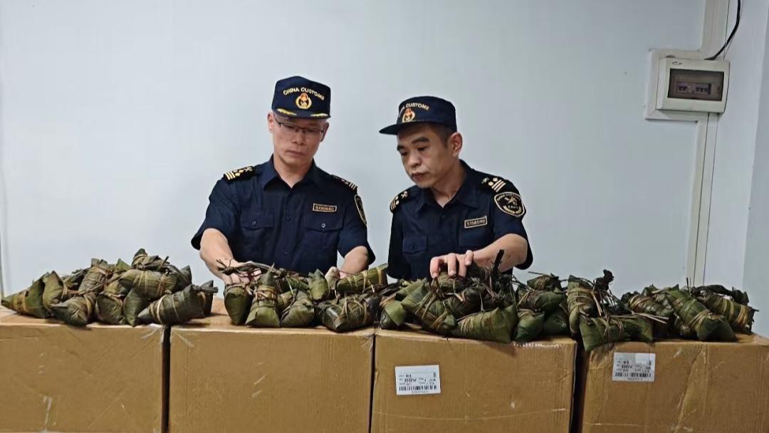 赵乐际同全国人大常委会会议列席代表座谈时强调 深入学习贯彻习近平法治思想 在法治