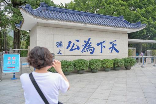 警方回应小米冲上公交站台