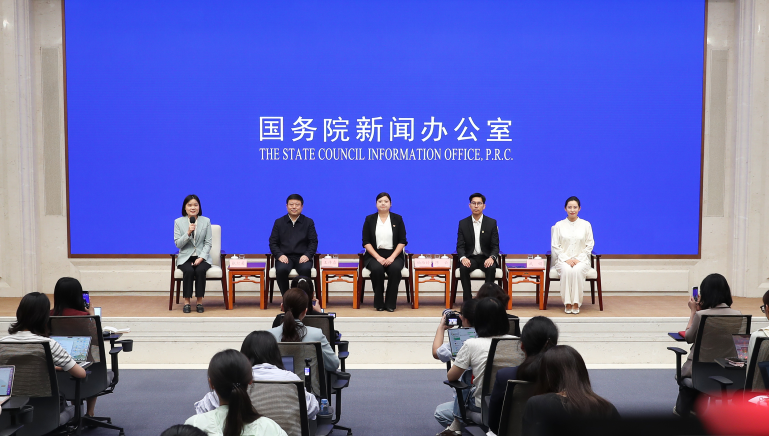 给你发裸照的女主播可能是抠脚大汉